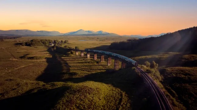 Passagem de trem (Londres – Inverness)