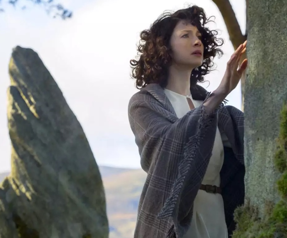 Incentivo para Cecília ficar longe das pedras de Craigh na Dun