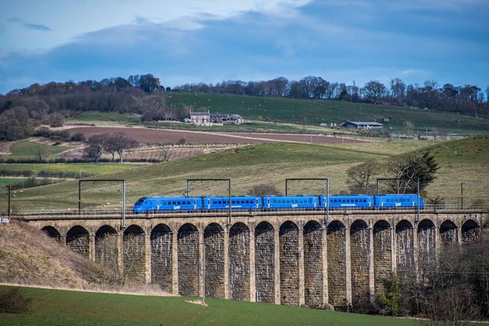 Passagem de trem (Edinburgh – Londres)